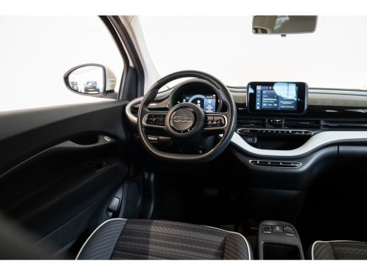 Fiat 500 Passion 42 kWh | Apple Carplay & Android Auto | Climate Controle | Keyless | Lichtmetalen velgen | ActivLease financial lease