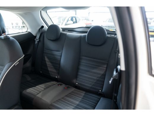 Fiat 500 Passion 42 kWh | Apple Carplay & Android Auto | Climate Controle | Keyless | Lichtmetalen velgen | ActivLease financial lease