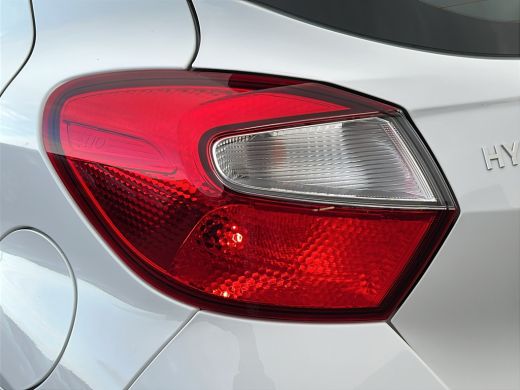 Hyundai i10 1.0 66pk Comfort | Airco | Carplay | Cruise control | Boordcomputer | Bestuurdersstoel in hoogte ... ActivLease financial lease