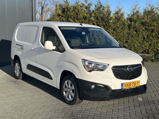 Opel Combo 1.5D 131 PK / L2H1 / 1e EIG. / AUTOMAAT / INRICHTING / 94.766 KM !! / AIRCO / CRUISE / NAVI / APP... ActivLease financial lease