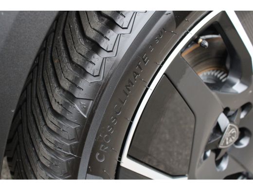 Peugeot 3008 1.6 plug-in Hybrid 195 GT Exclusive | Automaat | Panorama/schuifdak | Lederen bekleding | Focal |... ActivLease financial lease