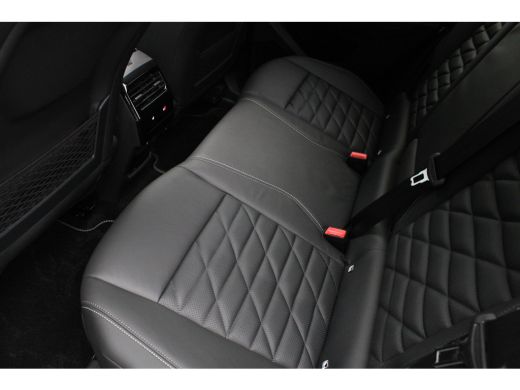 Peugeot 3008 1.6 plug-in Hybrid 195 GT Exclusive | Automaat | Panorama/schuifdak | Lederen bekleding | Focal |... ActivLease financial lease