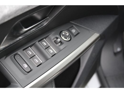 Peugeot 3008 1.6 plug-in Hybrid 195 GT Exclusive | Automaat | Panorama/schuifdak | Lederen bekleding | Focal |... ActivLease financial lease