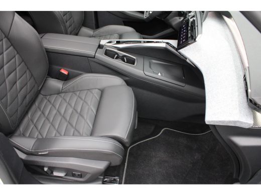 Peugeot 3008 1.6 plug-in Hybrid 195 GT Exclusive | Automaat | Panorama/schuifdak | Lederen bekleding | Focal |... ActivLease financial lease