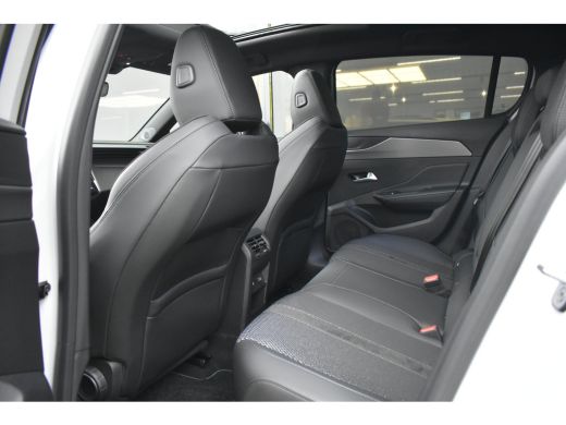 Peugeot 308 1.2 Hybrid 136 e-DCS6 GT | Schuif-/Kanteldak | Adaptive Cruise | Achteruitrijcamera | Navigatie |... ActivLease financial lease