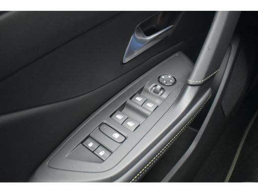 Peugeot 308 1.2 Hybrid 136 e-DCS6 GT | Schuif-/Kanteldak | Adaptive Cruise | Achteruitrijcamera | Navigatie |... ActivLease financial lease