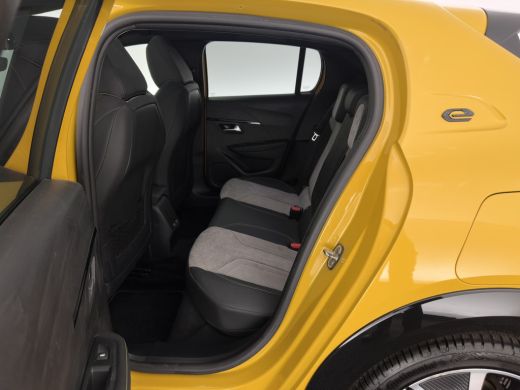 Peugeot e-208 EV GT 350 50 kWh [ 3-Fase ] {SOH-100%} (INCL-BTW) *PANO | FULL-LED | DIGI-COCKPIT | BLINDSPOT | C... ActivLease financial lease