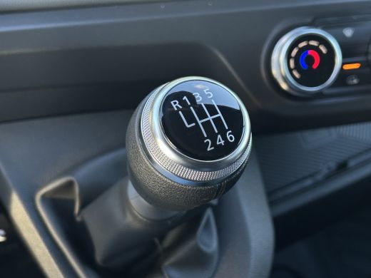 Renault Master 2.0 DCi 130 PK / L2H2 / NIEUW !! BPM VRIJ/ AIRCO / CRUISE / NAVI / APPLE CARPLAY / 3-ZITS / PDC ActivLease financial lease