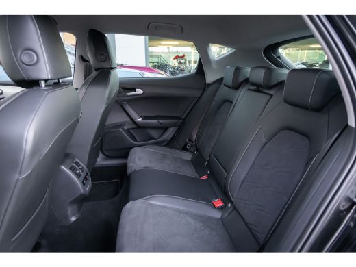 Seat Leon 1.4 TSI eHybrid PHEV Xcellence | Camera | Cruise adaptief | Stoel+stuur verwarming | LED | Keyles... ActivLease financial lease