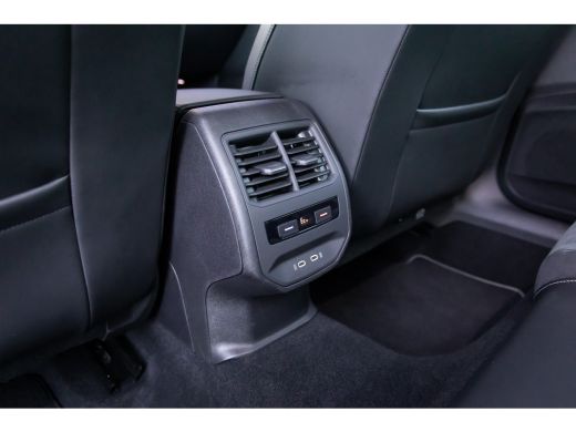 Seat Leon 1.4 TSI eHybrid PHEV Xcellence | Camera | Cruise adaptief | Stoel+stuur verwarming | LED | Keyles... ActivLease financial lease