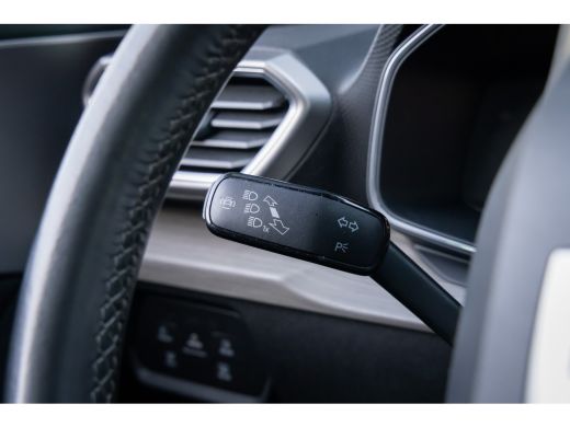 Seat Leon 1.4 TSI eHybrid PHEV Xcellence | Camera | Cruise adaptief | Stoel+stuur verwarming | LED | Keyles... ActivLease financial lease