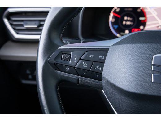 Seat Leon 1.4 TSI eHybrid PHEV Xcellence | Camera | Cruise adaptief | Stoel+stuur verwarming | LED | Keyles... ActivLease financial lease