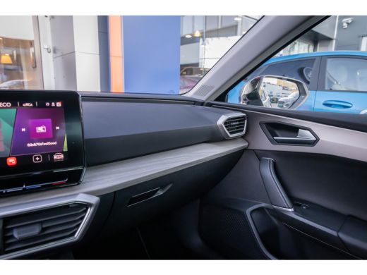 Seat Leon 1.4 TSI eHybrid PHEV Xcellence | Camera | Cruise adaptief | Stoel+stuur verwarming | LED | Keyles... ActivLease financial lease