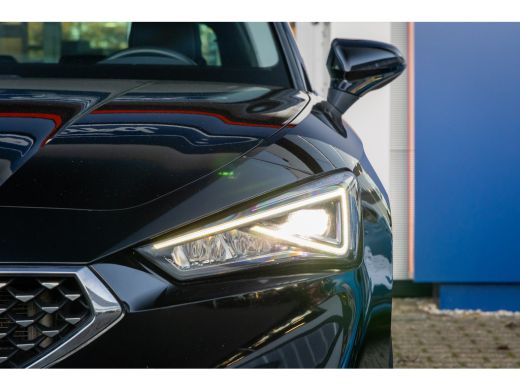 Seat Leon 1.4 TSI eHybrid PHEV Xcellence | Camera | Cruise adaptief | Stoel+stuur verwarming | LED | Keyles... ActivLease financial lease