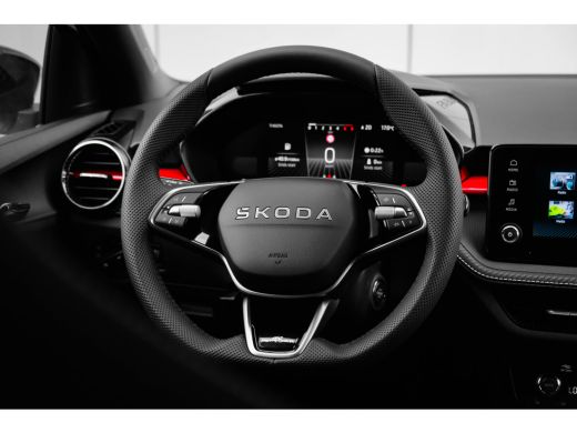 Skoda Fabia Monte Carlo | Achteruitrijcamera | Cruise control met speedlimiter | Driver Activity Assistant, v... ActivLease financial lease