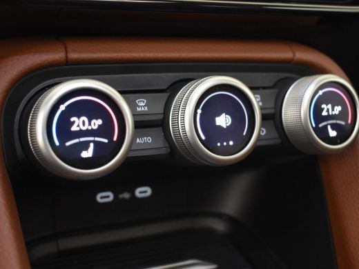 Skoda Kodiaq 1.5 TSI MHEV Sportline Business 7p 150pk | Trekhaak | Panorama dak | 7 persoons | Lederen bekledi... ActivLease financial lease