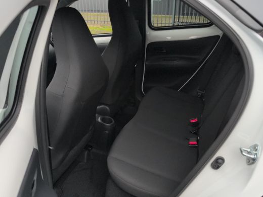 Toyota Aygo 1.0 VVT-i MT Pulse | Apple CarPlay/Android auto | Achteruitrijcamera | Climate control ActivLease financial lease