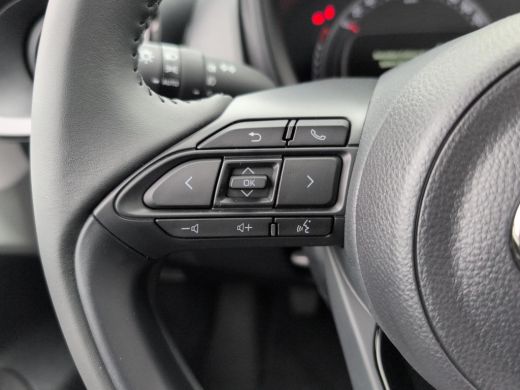 Toyota Aygo 1.0 VVT-i MT Pulse | Apple CarPlay/Android auto | Achteruitrijcamera | Climate control ActivLease financial lease