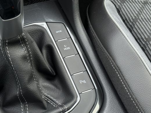 Volkswagen Tiguan 1.4 TSI eHybrid R-Line Bns | Pano | ACC | Matrix LED | Winter Pack | Camera ActivLease financial lease