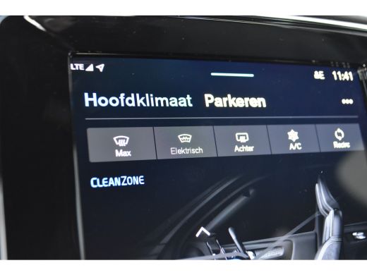 Volvo  XC40 B4 Plus Dark Black Pack | Harman Kardon | Trekhaak | BLIS | 20'' ActivLease financial lease