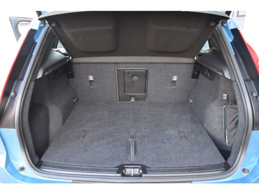 Volvo  XC40 B4 Plus Dark Black Pack | Harman Kardon | Trekhaak | BLIS | 20'' ActivLease financial lease