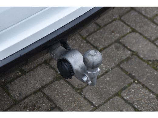 Volvo  XC60 2.0 T6 Plug-in hybrid AWD Plus Dark | BLIS | Trekhaak | Leder | 360cam | ActivLease financial lease