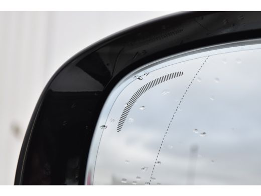 Volvo  XC60 2.0 T6 Plug-in hybrid AWD Plus Dark | BLIS | Trekhaak | Leder | 360cam | ActivLease financial lease