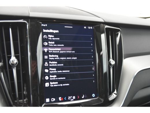 Volvo  XC60 2.0 T6 Plug-in hybrid AWD Plus Dark | BLIS | Trekhaak | Leder | 360cam | ActivLease financial lease