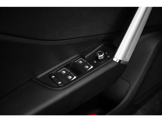 Audi Q2 35 TFSI S Edition | Carplay | Navigatie | Adaptieve Cruise Control ActivLease financial lease