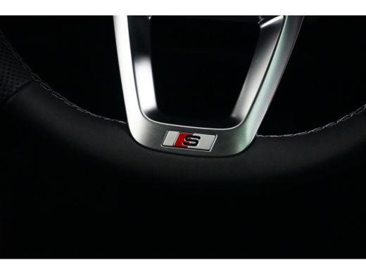 Audi Q7 60 TFSI e quattro S line 490PK | Unieke km stand! | Trekhaak | Panorama dak | Supersport stoelen ... ActivLease financial lease