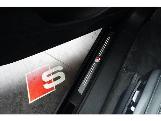 Audi Q7 60 TFSI e quattro S line 490PK | Unieke km stand! | Trekhaak | Panorama dak | Supersport stoelen ... ActivLease financial lease