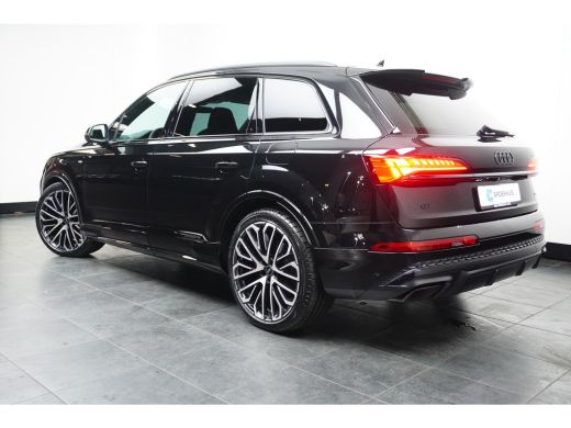 Audi Q7 60 TFSI e quattro S line 490PK | Unieke km stand! | Trekhaak | Panorama dak | Supersport stoelen ... ActivLease financial lease