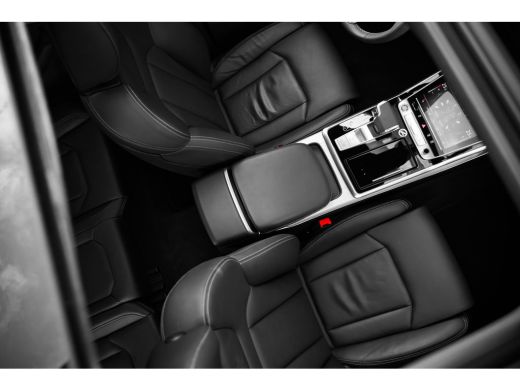 Audi Q8 55 TFSI e quattro Pro Line | Achterbank verstelbaar | Dodehoek detectie | Elektrisch glazen panor... ActivLease financial lease