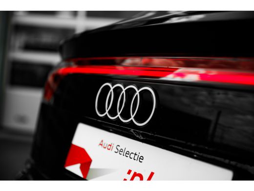 Audi Q8 55 TFSI e quattro Pro Line | Achterbank verstelbaar | Dodehoek detectie | Elektrisch glazen panor... ActivLease financial lease