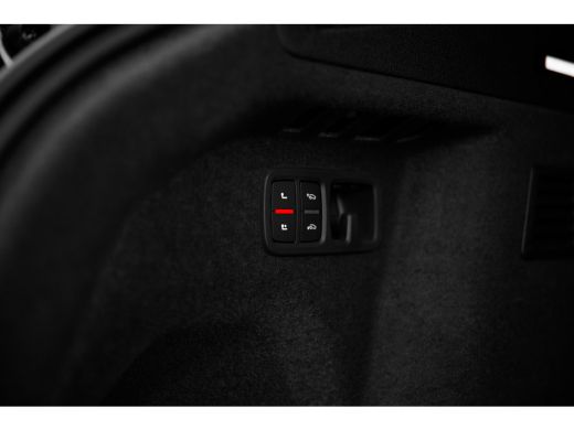 Audi Q8 55 TFSI e quattro Pro Line | Achterbank verstelbaar | Dodehoek detectie | Elektrisch glazen panor... ActivLease financial lease