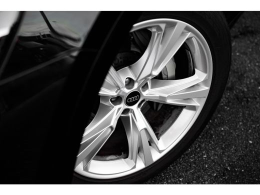 Audi Q8 55 TFSI e quattro Pro Line | Achterbank verstelbaar | Dodehoek detectie | Elektrisch glazen panor... ActivLease financial lease