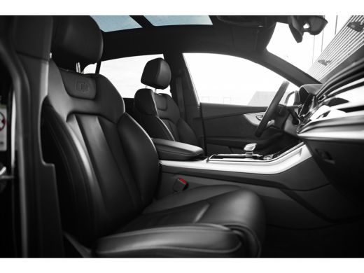 Audi Q8 55 TFSI e quattro Pro Line | Achterbank verstelbaar | Dodehoek detectie | Elektrisch glazen panor... ActivLease financial lease