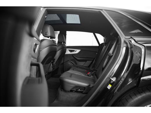 Audi Q8 55 TFSI e quattro Pro Line S | Achterbank verstelbaar | Achterbank verwarmd | Cruise control adap... ActivLease financial lease