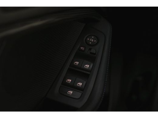 BMW 1 Serie 118i High Executive M Sport Automaat / Panoramadak / Sportstoelen / Achteruitrijcamera / Adaptiev... ActivLease financial lease