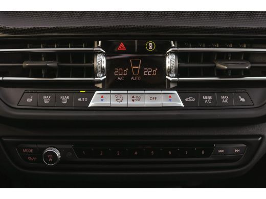 BMW 1 Serie 118i High Executive M Sport Automaat / Panoramadak / Sportstoelen / Achteruitrijcamera / Adaptiev... ActivLease financial lease