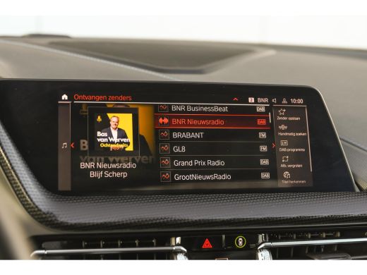 BMW 1 Serie 118i High Executive M Sport Automaat / Panoramadak / Sportstoelen / Achteruitrijcamera / Adaptiev... ActivLease financial lease