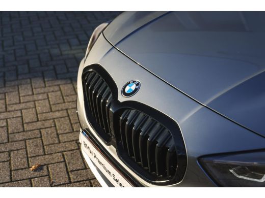 BMW 1 Serie 118i High Executive M Sport Automaat / Panoramadak / Sportstoelen / Achteruitrijcamera / Adaptiev... ActivLease financial lease