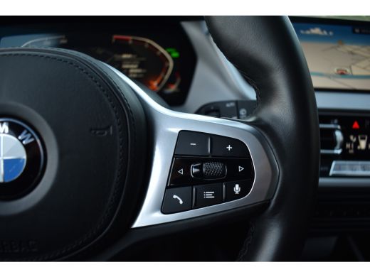 BMW 1 Serie 118IA 140PK AUT. EXECUTIVE EDITION HEAD-UP/NAVI/CAMERA ActivLease financial lease