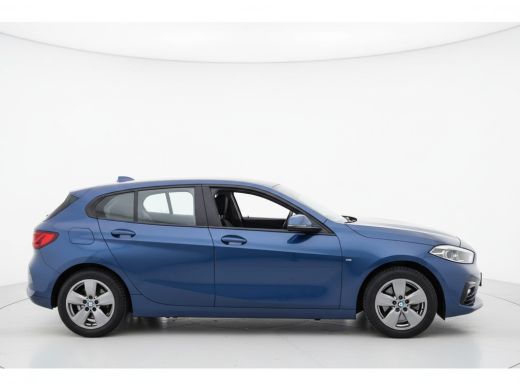 BMW 1 Serie 118IA 140PK AUT. EXECUTIVE EDITION HEAD-UP/NAVI/CAMERA ActivLease financial lease