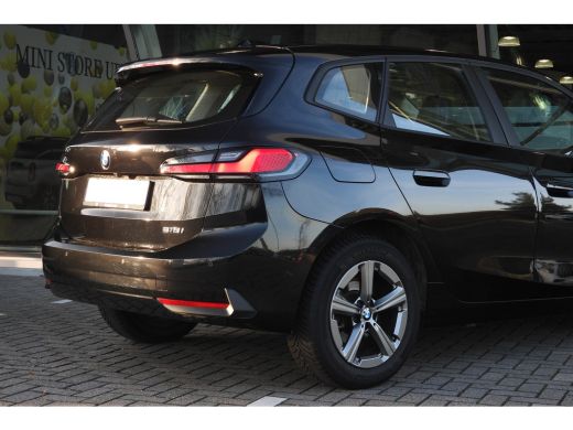 BMW 2 Serie 218i Automaat / Comfort Access / Adaptieve LED / Parking Assistant Plus / Head-Up / Live Cockpit ... ActivLease financial lease