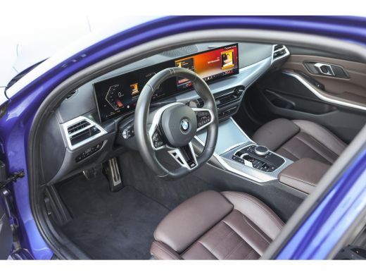 BMW 3 Serie Touring 320i M Sport Automaat / Panoramadak / Trekhaak / Sportstoelen / Achteruitrijcamera /  M S... ActivLease financial lease
