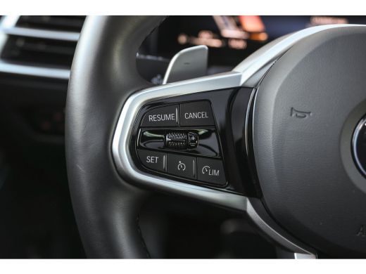 BMW 3 Serie Touring 320i M Sport Automaat / Panoramadak / Trekhaak / Sportstoelen / Achteruitrijcamera /  M S... ActivLease financial lease