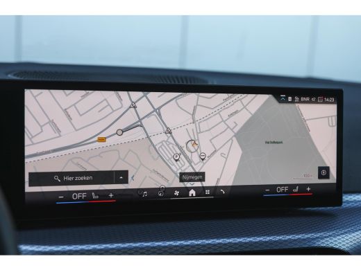 BMW 3 Serie Touring 320i M Sport Automaat / Panoramadak / Trekhaak / Sportstoelen / Achteruitrijcamera /  M S... ActivLease financial lease