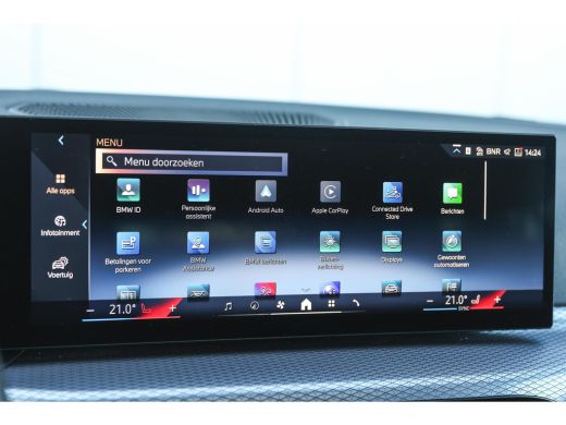 BMW 3 Serie Touring 320i M Sport Automaat / Panoramadak / Trekhaak / Sportstoelen / Achteruitrijcamera /  M S... ActivLease financial lease