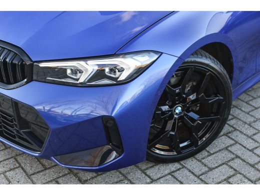 BMW 3 Serie Touring 320i M Sport Automaat / Panoramadak / Trekhaak / Sportstoelen / Achteruitrijcamera /  M S... ActivLease financial lease